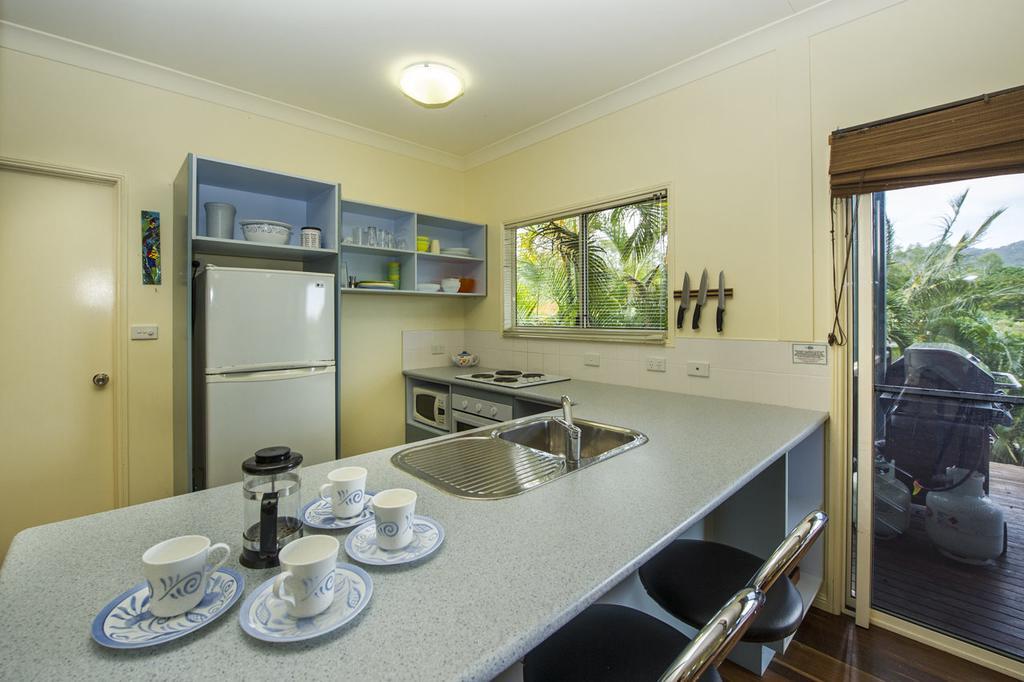 Вилла Manyana, 3 Opalia Court Nelly Bay Экстерьер фото